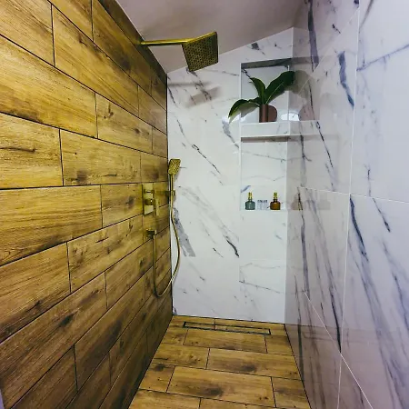 Daire ǁ Corino Biograd Na Moru