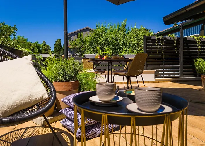 ǁ Corino * Биоград-на-Мору