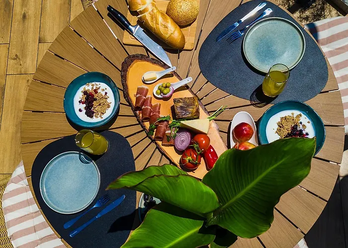 ǁ Corino Биоград-на-Мору